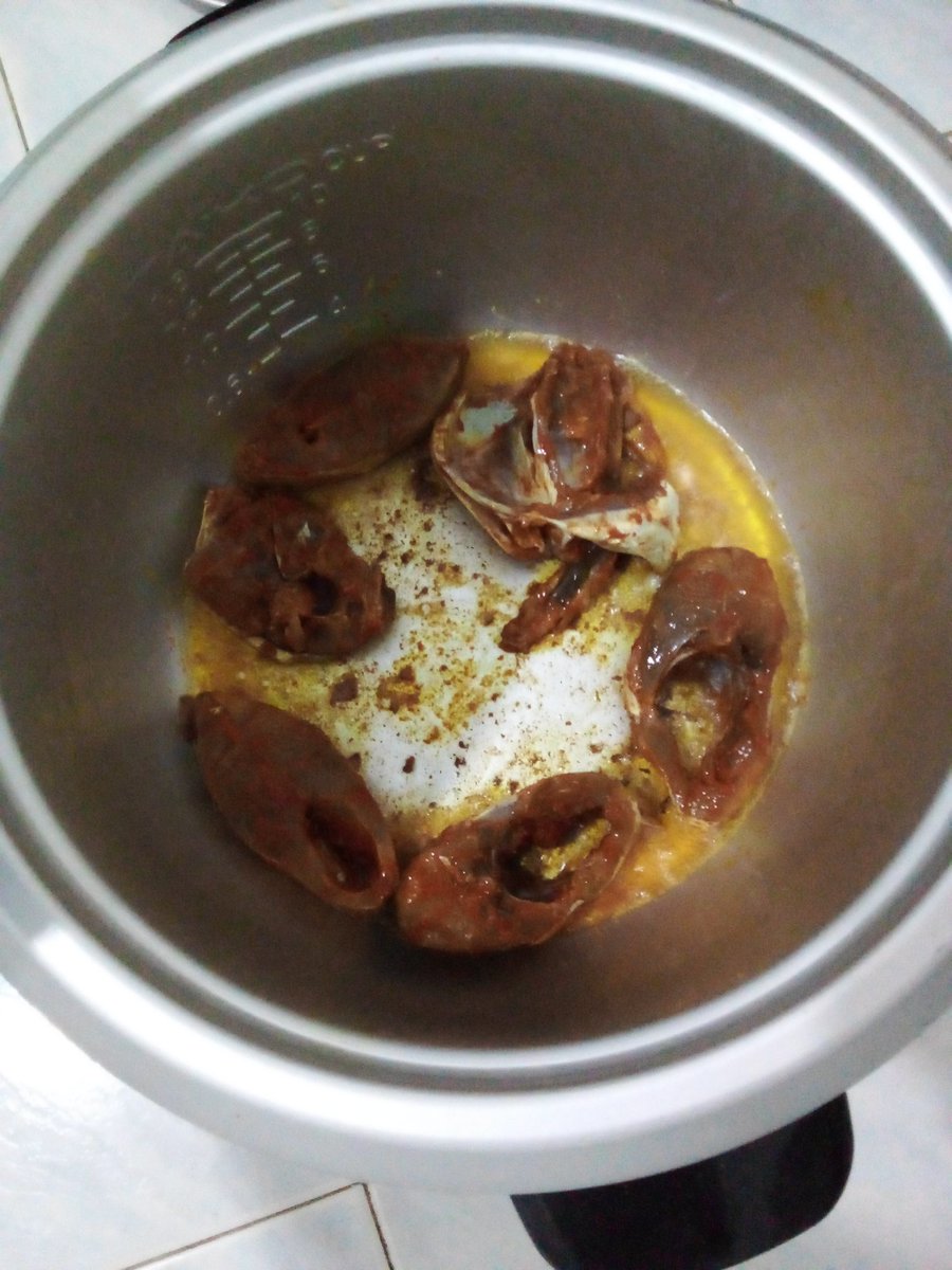 kevinmikegrit's tweet photo. Unable to refill gas for nearly a week now, survived on buying food, but that too is hard nowadays because of shops closing due to gas shortage. Now last resort is this, trying to cook with electricity 🤷🏾♂️
#dansapada https://t.co/ZU3geS6Tc7