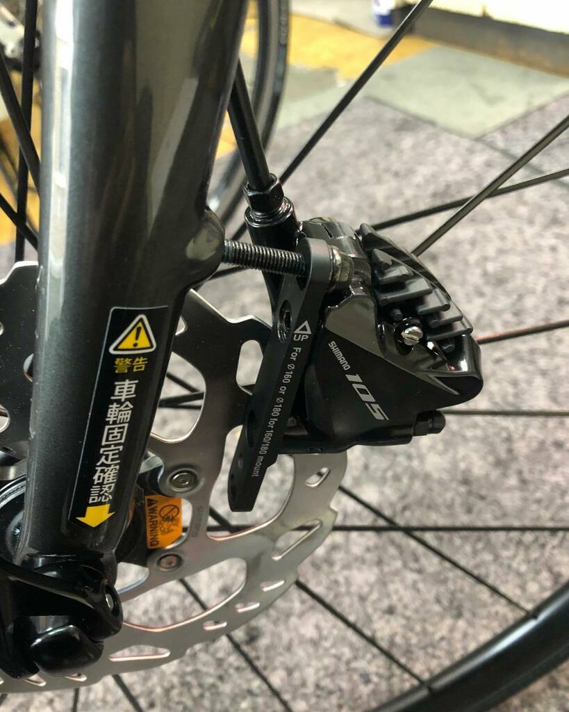 cycleshop_usui's tweet photo. 締め付けてる途中で明らかに長すぎるのな気づく...
と思ったらちゃんと短いボルトも用意してありました(汗)
#ロードバイク
#roadbike
#anchorbikes
#bridgestonecycle
#shimano
#自転車組み立て https://t.co/sdz5lhIC75 https://t.co/6zeIZfKJDI