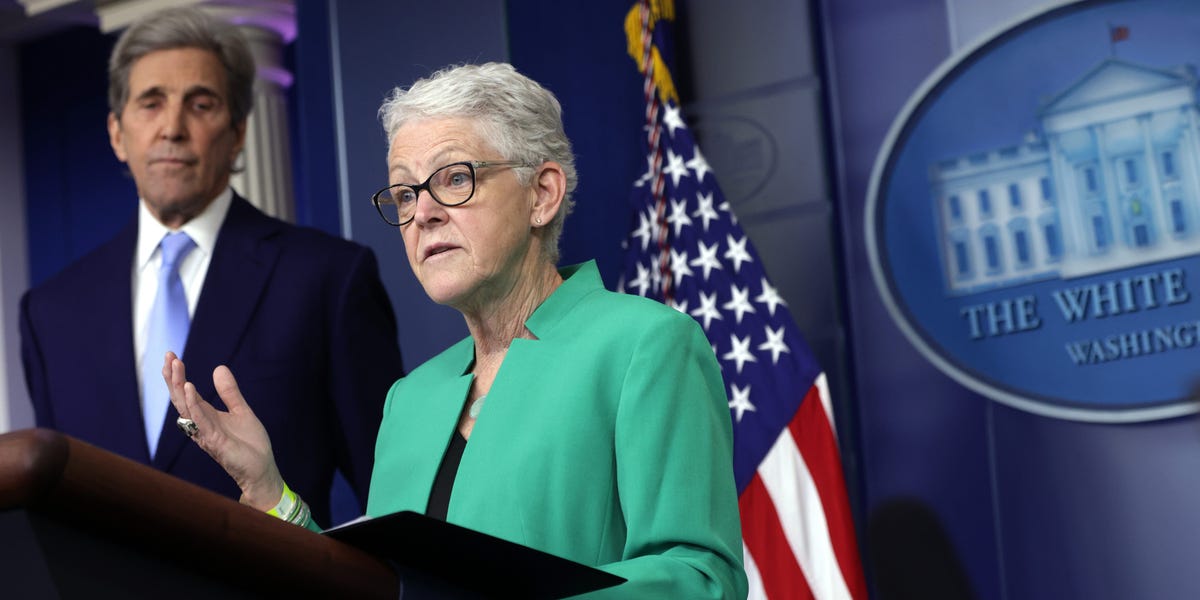 gadgetmanjay's tweet photo. Tech Update:  Biden's administration just took a 'huge step' to protect retirements and pensions against climate crisis risks, top advisor says https://t.co/f3n4xTswxZ ...Let's Discuss? #digitaltransformation #digitalstrategy #digitalworkplace https://t.co/Dd9Fd95uyV