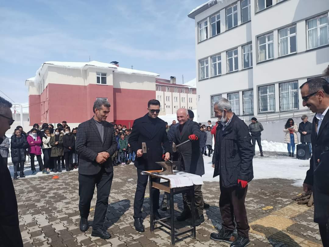 YedisuMEM's tweet photo. Baharın gelişini müjdeleyen Nevruz Bayramı, İlçemizde coşku ile kutlandı.
@bingolmem @RahmiGuney @mkzen92 @MuhtesimTunc_ @Bsra65tnc @YedisuC @YedisuYBO @yedisuilkokulu @burakuzunlar @zeynep_ybo https://t.co/heIR4m9DYz