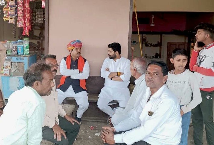 baljeet4bjp's tweet photo. लोकप्रिय सांसद श्री @MahendraForBJP जी के साथ आष्टा क्षेत्र के सम्मानीयगणो से भेट कर आशिर्वाद प्राप्त किया। @BJP4MP
#ashtamp https://t.co/2ExLDFVr4o