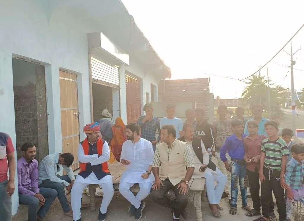 baljeet4bjp's tweet photo. लोकप्रिय सांसद श्री @MahendraForBJP जी के साथ आष्टा क्षेत्र के सम्मानीयगणो से भेट कर आशिर्वाद प्राप्त किया। @BJP4MP
#ashtamp https://t.co/2ExLDFVr4o