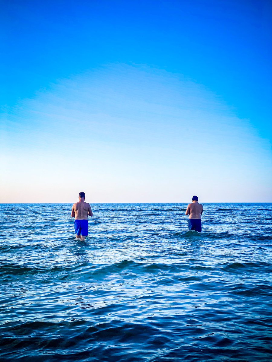 Moin! Diesen Freitag gibt's wieder #Eisbaden bei uns in #Warnemünde. 16:30 Uhr Treffpunkt Strandpromenade, Höhe Hotel Hübner. 

eisbademeisters.de