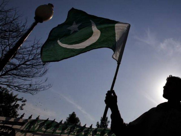 #پاکستان میں مذہبی تشدد میں اضافہ: رپورٹ facebook.com/33670222635047… @MilapNN #Pakistan #ReligiousViolence