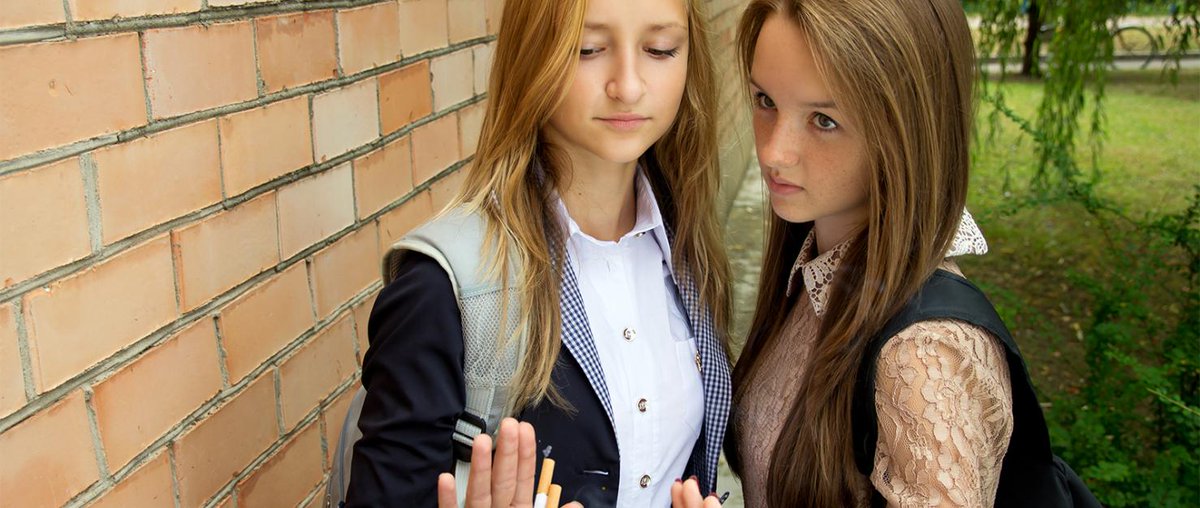 Samen met belanghebbenden roepen we op de verkoop van tabaksproducten in supermarkten, gemakszaken en tankstations direct te stoppen. Sectoren moeten hun verantwoordelijkheid nemen en staan voor de gezondheid van hun klanten. Lees de brief: bit.ly/3N6u6yG #kanker #tabak