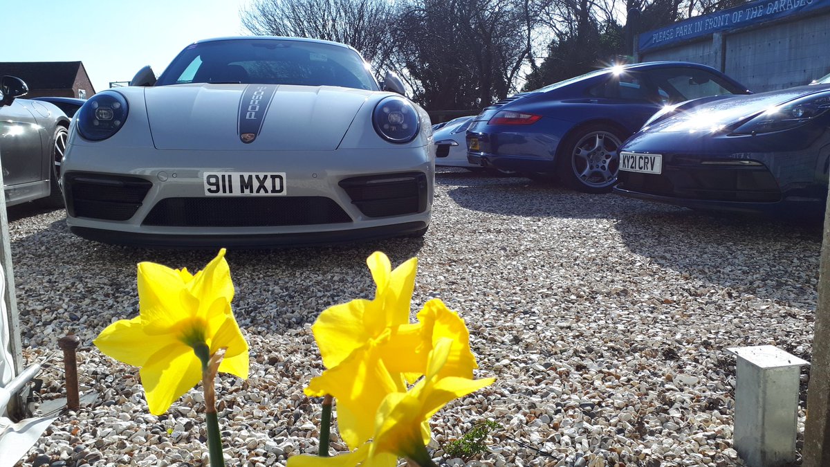R9Porsche's tweet photo. Sunday was a gorgeous driving day! We had a fab visit to @gilksgaragecafe with some convoys before and after. We played the game of how many Porsches could we fit in their car park 😁 Highly recommend it for a visit! https://t.co/Bpz2sInfCh