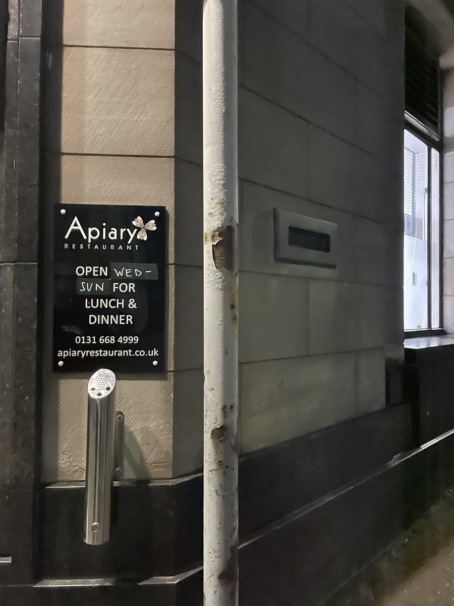 Hey <a href="/Edinburgh_CC/">The City of Edinburgh Council</a> please can we have a new pole? This one’s real ugly and defaced and rotten too. East Newington Place Thanks.