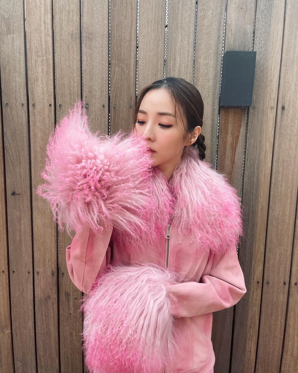 krungy21's tweet photo. #복면가왕 #오오티디 #KingOfMaskedSingers #OOTD 💕💚 https://t.co/1SUgPGu9op