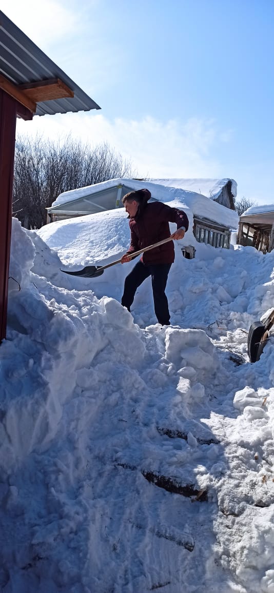 ♦Волонтеры Камышлинского района всегда готовы прийти на помощь!

В этот раз волонтеры помогли с очисткой снега пожилой жительнице с. Татарский Байтуган Низамиевой Мадине Минчахиевне.

Ребята с энтузиазмом помогают одиноким бабушкам, пожилым людям, и в… t2p.pw/zZhKV2EX8X