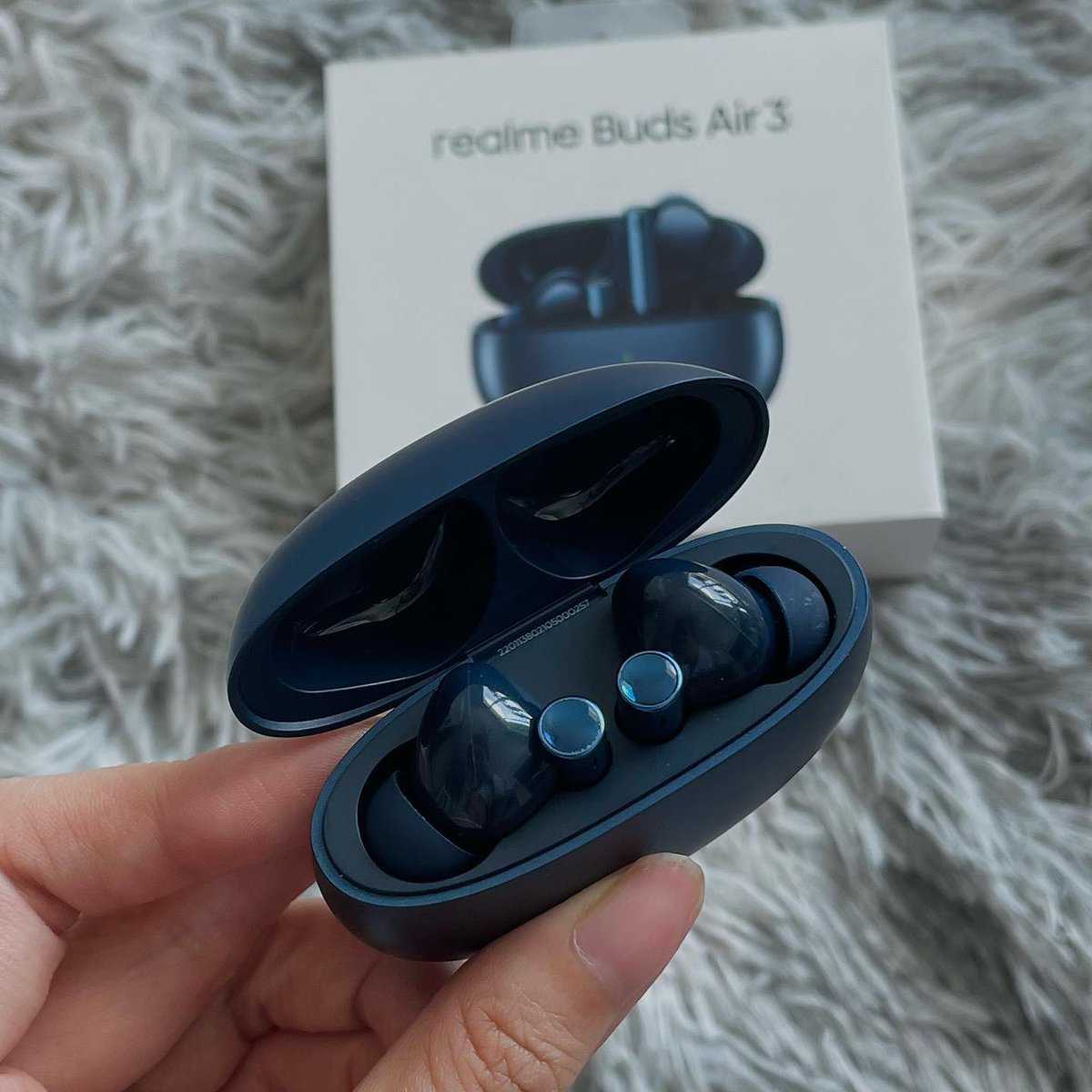 ijoscripts's tweet photo. GUYSS! Aku mau bagiin 1 Handphone realme narzo 50A Prime dan 1 realme Buds Air 3 utk masing-masing 1 pemenang! 

Caranya:
- Retweet tweet ini
- Follow @realmeindonesia 
- Reply dg foto bias kalian yang OOTDnya biru, pakein hashtag #RilisrealmeGT2Pro
 
end minggu ya. good luck! https://t.co/iZjLnniANJ