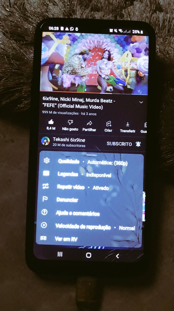 JaydM755's tweet photo. Hey guys "FEFE" numbers on Youtube, we are rocking that shit up, thank you guys, for supporting me, keep streaming we are that close, look the pics you guys, in one day 147,209 views, just need more 132 686 views, we can ✊🏼.
#NickiMinaj #barbzunity #barbz #streamm #FEFE 💪🏽 https://t.co/aq8CeAVKnf