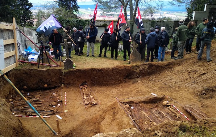 #MemoriaHistórica
Esperan encontrar los restos de 21 anarquistas asesinados en 1936 presos en el Fuerte de Ezkaba ahotsa.info/edukia/esperan… 
<a href="/CNTIrunea/">CNT Iruña</a> <a href="/CNTsindikatua/">CNT Bilbao Sindikatua</a>