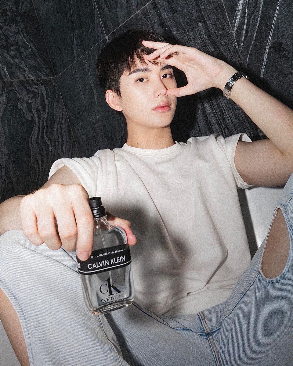 innsarin_family's tweet photo. [IG Update] Baby it’s Me ลุคหนุ่มมาดเซอร์
#CKEVERYONE #CKEDP @calvinklein
#innsarin #inpitar https://t.co/Ua5GtdgDi3