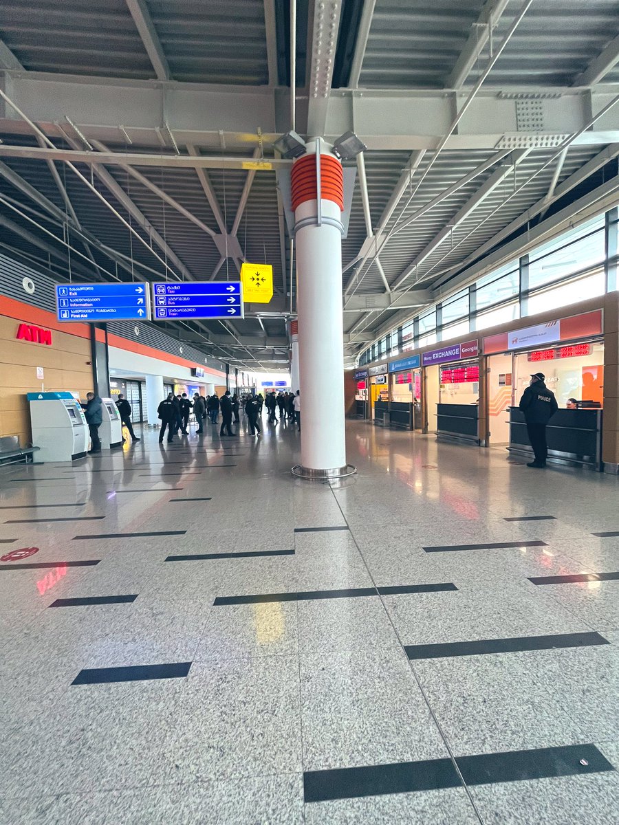 日本から家族が到着。