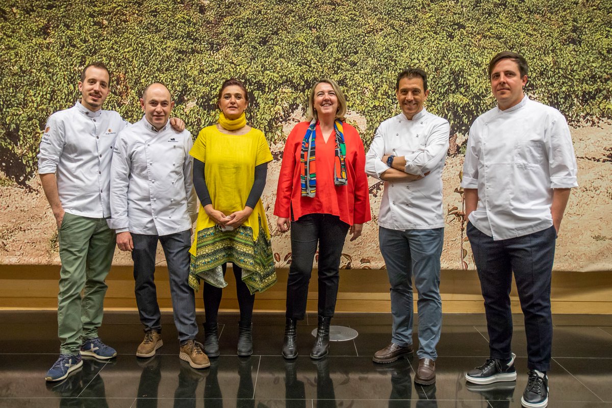 🥖🍐🍅🫑 #LaRioja desembarca en Madrid con #productoriojano y sus cocineros 🌟 Michelín. La cita incluye el 28 de marzo una ponencia en @madridfusion y un evento exclusivo, en el que el chef ⭐️ Michelin, Jesús Sánchez, será el anfitrión. ⬇️ acortar.link/sm3PwI