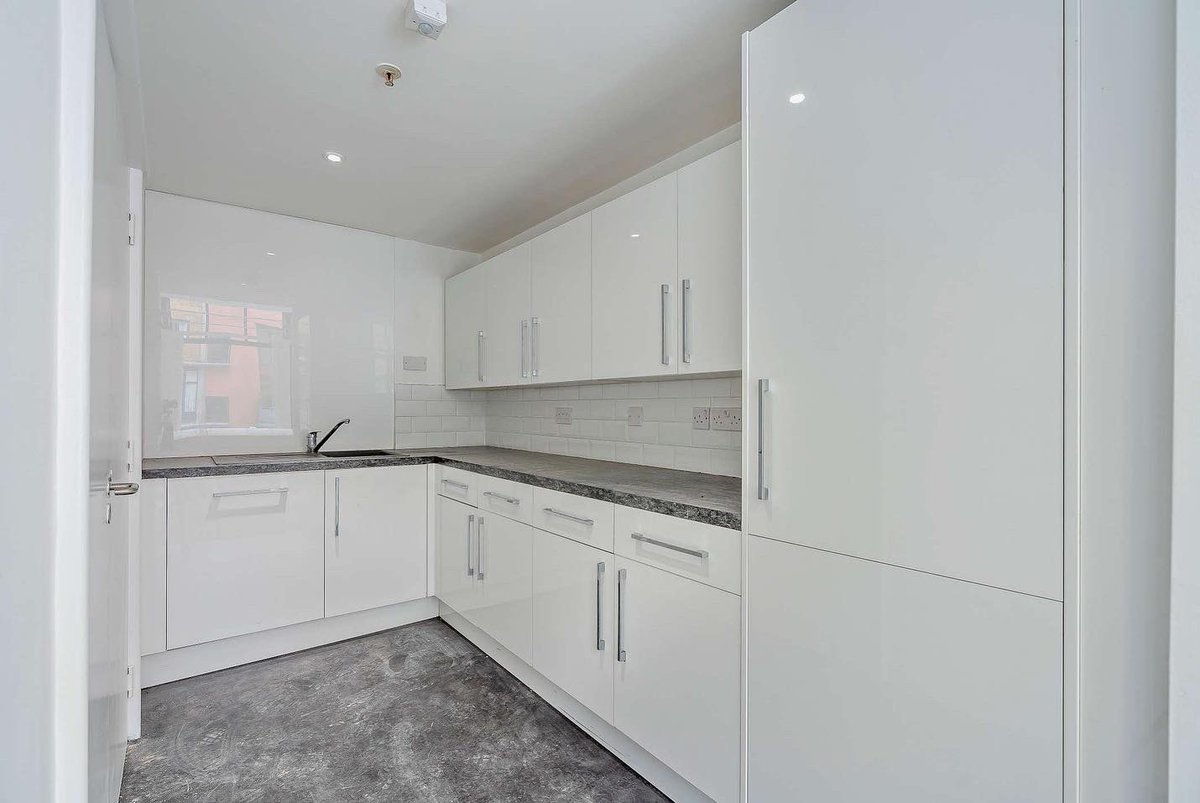 _SouthwarkIntro's tweet photo. This #London #office at 9-10 Copper Row is everything your business needs.

2,238 sq ft of #workspace in a converted #Bermondsey warehouse. Fully fitted with kitchenette, meetings rooms, and private offices.

Enquire now at https://t.co/wDErn37q76

#Londonoffice #londonbusiness https://t.co/GWZSneWspv