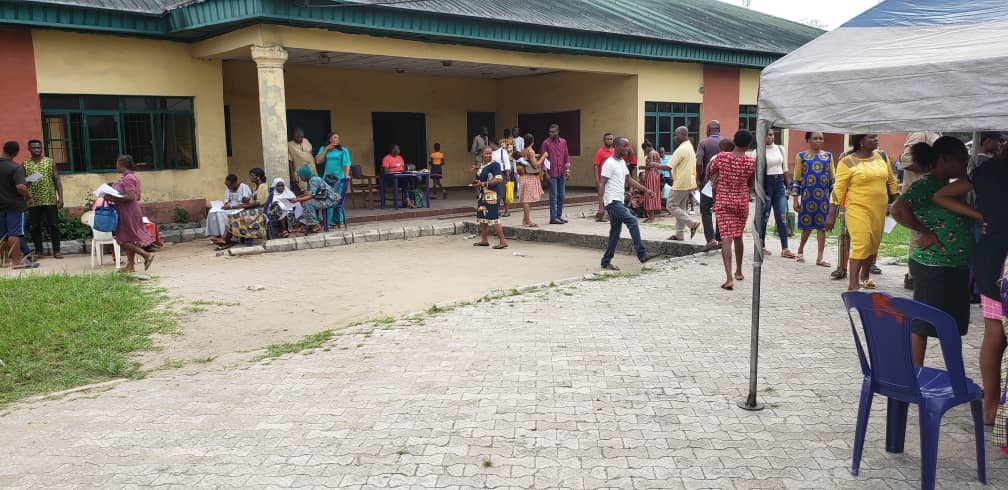 StateNoa's tweet photo. Team Etche also monitored the ongoing Ward to Ward Continuous Voters Registration at State School Umuechem on 17th March 2022. https://t.co/CVOCEwWBJN