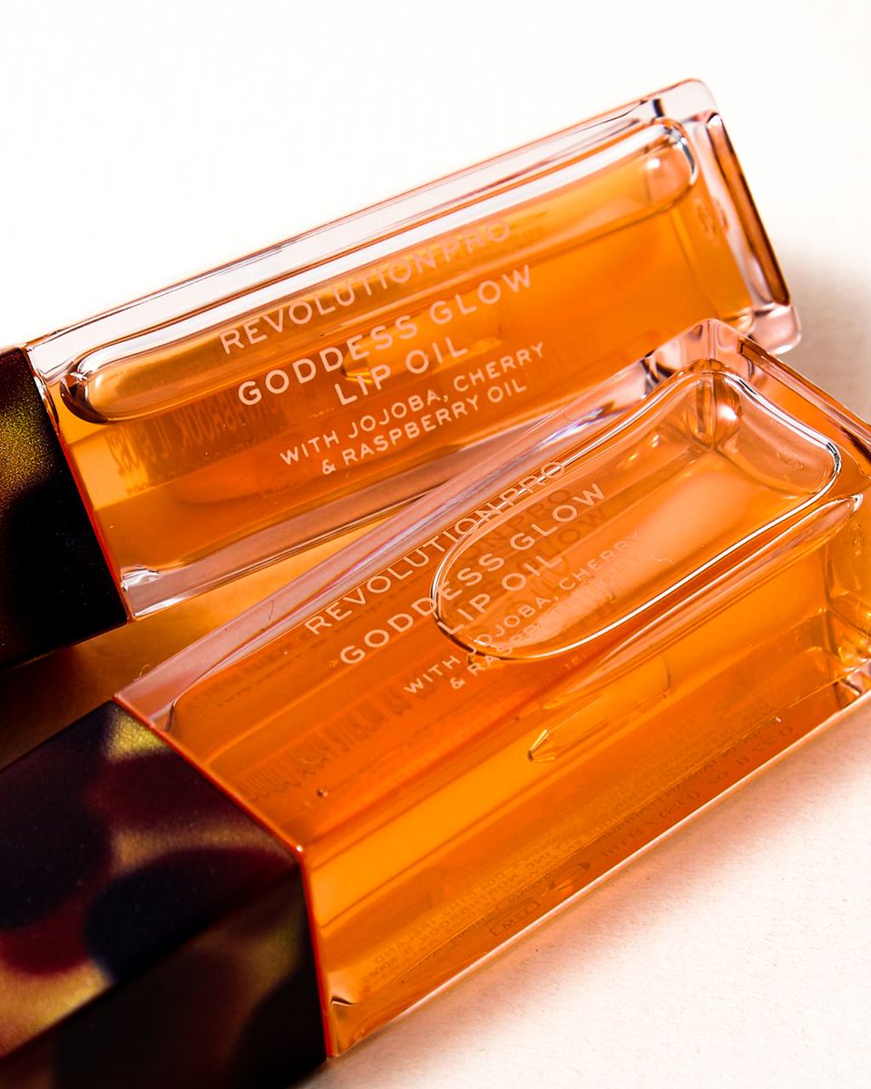 MakeupRevItalia's tweet photo. Anche voi siete innamorati della nostra collezione GODDESS GLOW? 🌟✨ Sono i prodotti perfetti se ami creare trucchi glow e super luminosi! 
Qual è il tuo prodotto preferito? Scrivicelo nei commenti👇👇 
https://t.co/manmmtS6lH https://t.co/IX8Vg1Fhw6