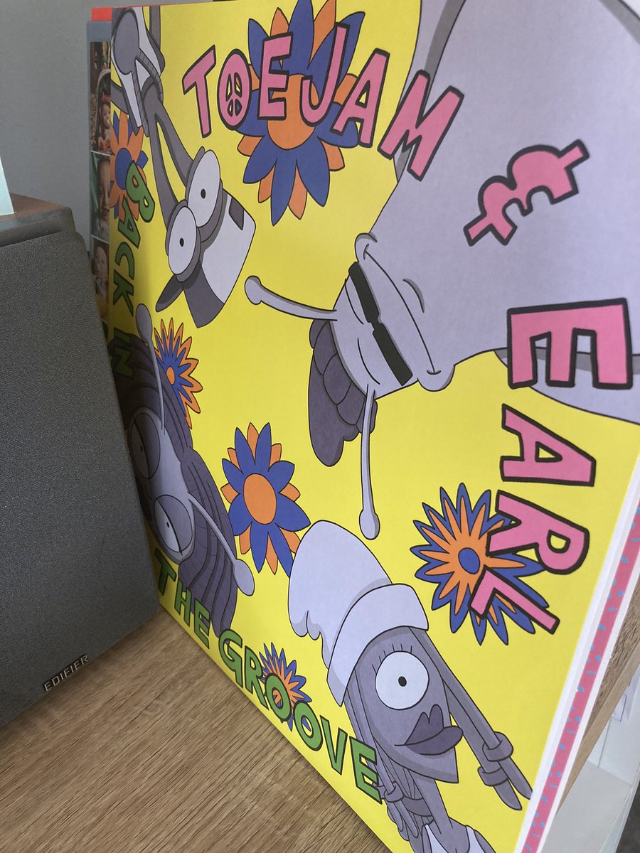 BrittRecluseuk's tweet photo. Pressed play, expecting to hear @ROMvg #bitmapbros from last night (same colour vinyl) and slap-bass came booming outโฆ..I know what youโve been groovinโ to, behind my back @kingdomofcarts @toejamandearl https://t.co/XAXqy31Cri
