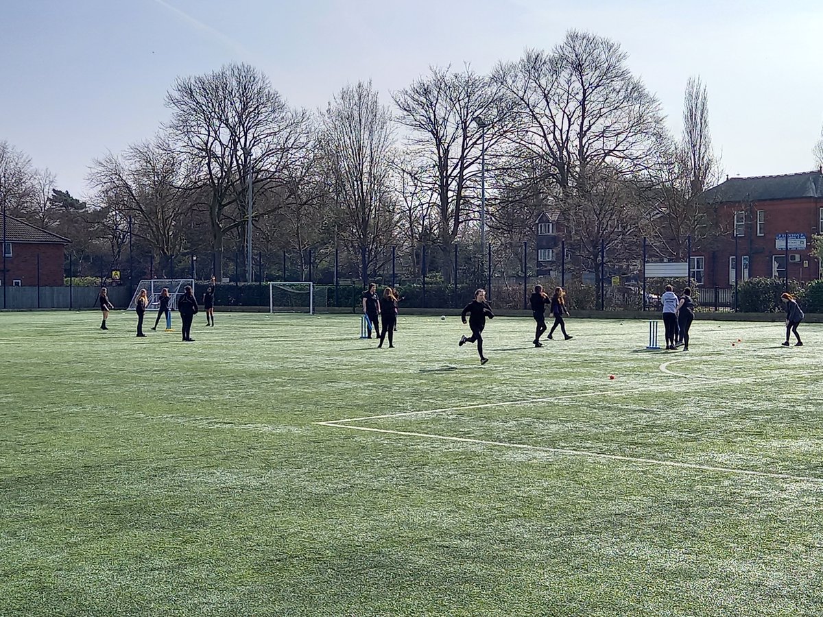 Year 10 enjoying the sunshine in PE today while developing their cricket skills with Mrs Croniken! Great to see such enthusiasm in KS4 PE lessons today! 👍🌞🏏 <a href="/FGSsports/">PE SPORT</a> <a href="/FlixtonGS/">Flixton Girls School</a>