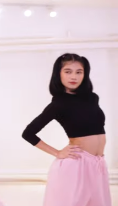 kaiahanan's tweet photo. ano vebs aangal ka?🤨

KAYAbyKAIA DancePractice MovingVer.
@KAIAOfficialPH #KAYADancePractice_MovingVer
#STANWORLD #KAIA https://t.co/Q8lnbOTNYd