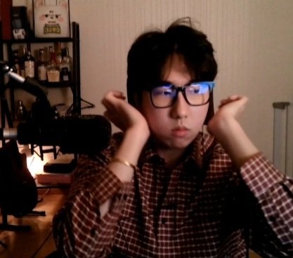 ED_H_T's tweet photo. 너드의 정석😉
그시절 우리가 사랑했던 소년..

사실상 좃경이긴해....회춘하긴했는데 안경벗고 약간 눈웃음 치듯이 웃으면 나죽음....하..ㅆㅂ..오승철 사람 겁나 설레게하네..// https://t.co/4FkOQzUqpJ