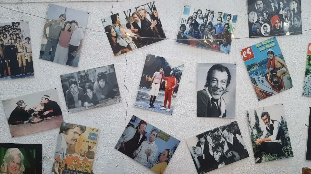 _munnzevi_'s tweet photo. ...çok fotoğraf çektirdiler öldürdüler çeşit çok 
yüzlerin rüyaların ve ayetlerin
üzerini yalanla örttüler çok  
çok haberler çok bilgiler şirketler çok
tepeden tırnağa akıllı izleyiciler çok
yerler gökler sustum
dilin acı suyunu yuttum
işte dünya busun dedim...
@mhmtnrl 
#ricat https://t.co/XLqU9OTn4D