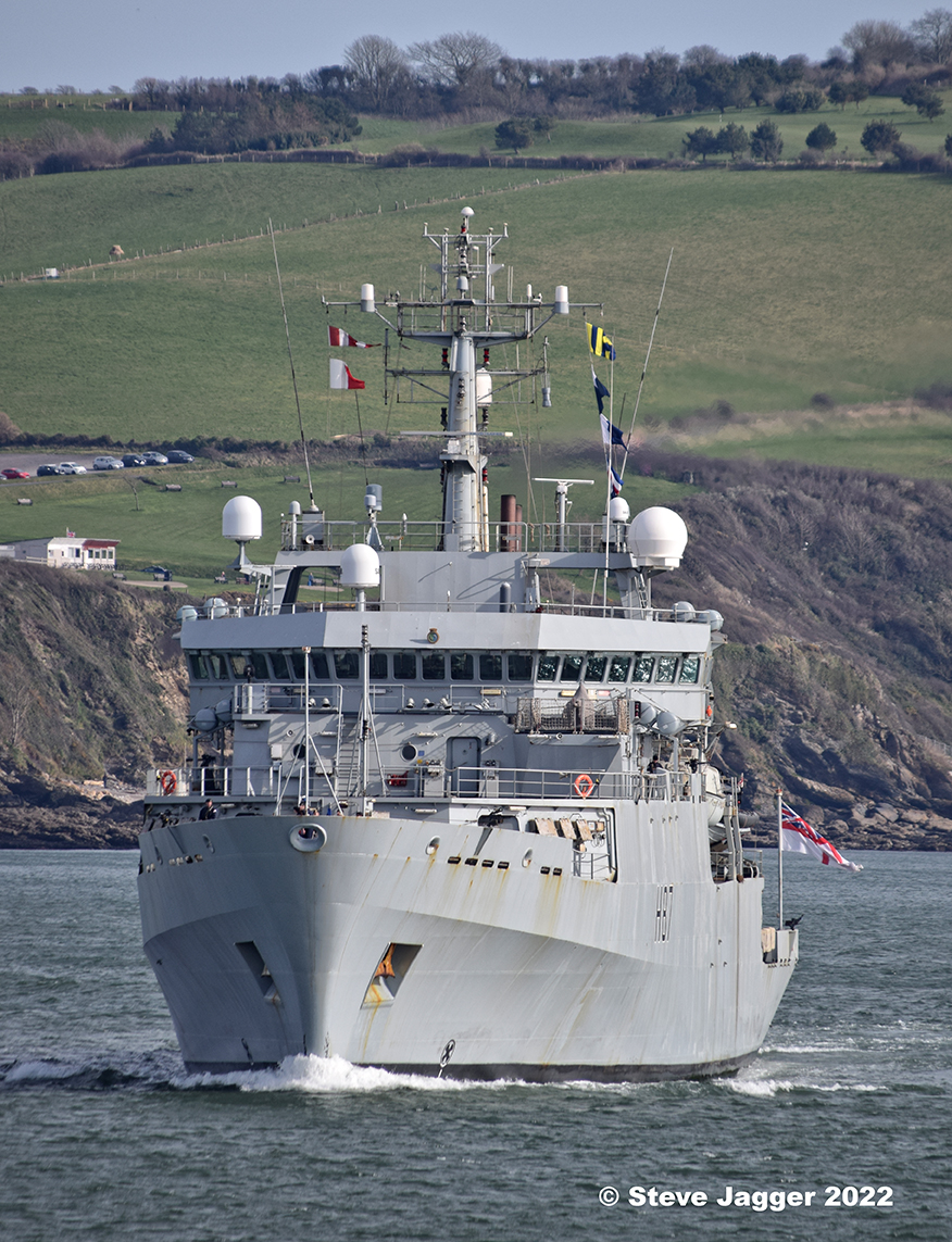 Royal Navy @RoyalNavy survey vessel HMS Echo @HMS_Echo  seen here arriving at Plymouth yesterday afternoon. Image copyright Steve Jagger @StephenJagger4 #RoyalNavy #Navy