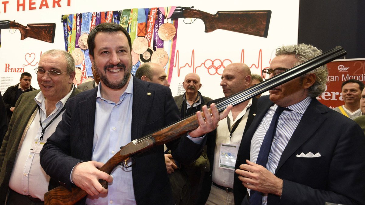Sydwerehere's tweet photo. Salvini: “Quando si parla di armi non sono mai felice”
Giuro, lo ha detto
Agevolo un Salvini triste e a disagio https://t.co/JFAb7CONi4