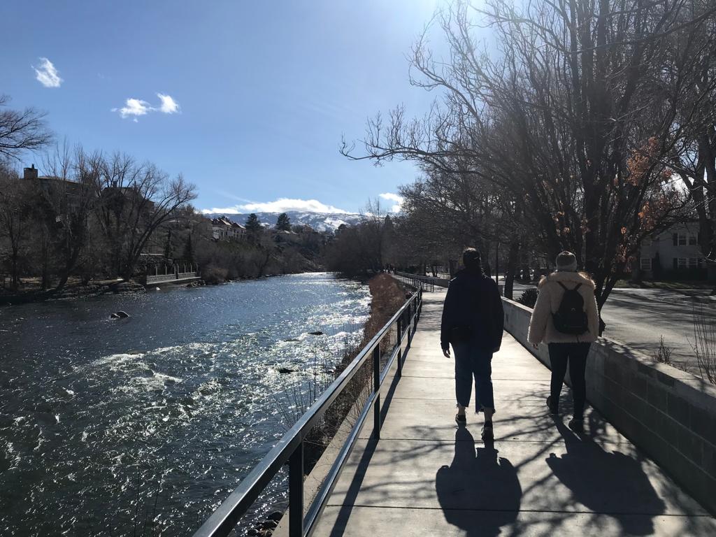 Happy #WorldWaterDay 💧🌊⛲🌍💙 🏞 Truckee River 🗺 Reno, Nevada, USA 🚶‍♀️🚶‍♀️ My sister & me