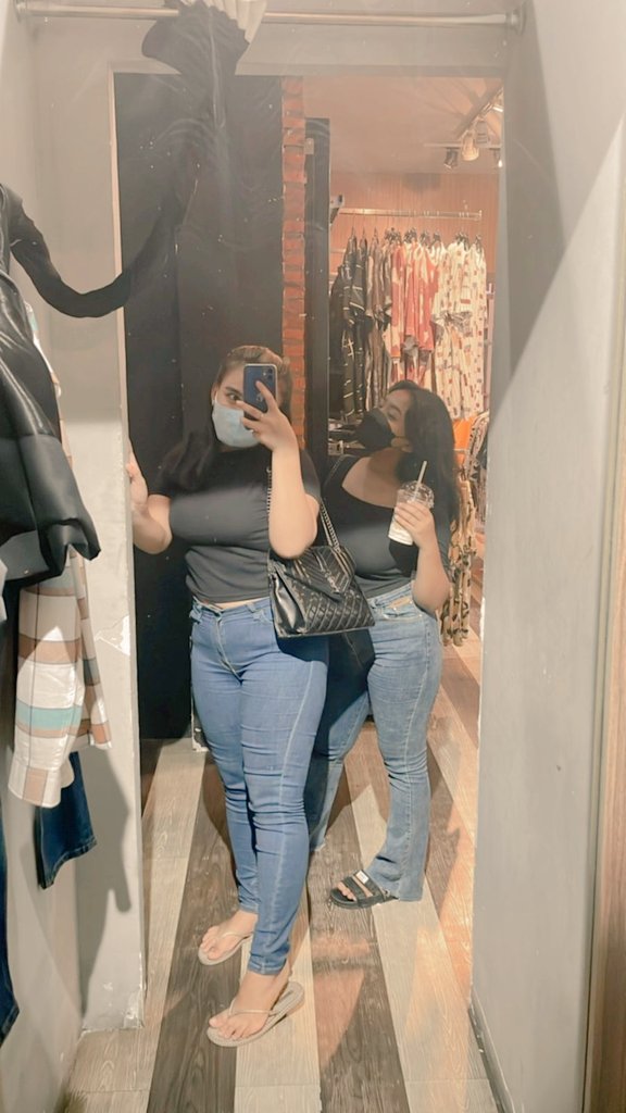 Kenalin ni sirkel gua ponakan sendiri wkwk bisa jdi babysitter anak gua bisa juga jdi temen ngopi serbaguna deh kaya royco