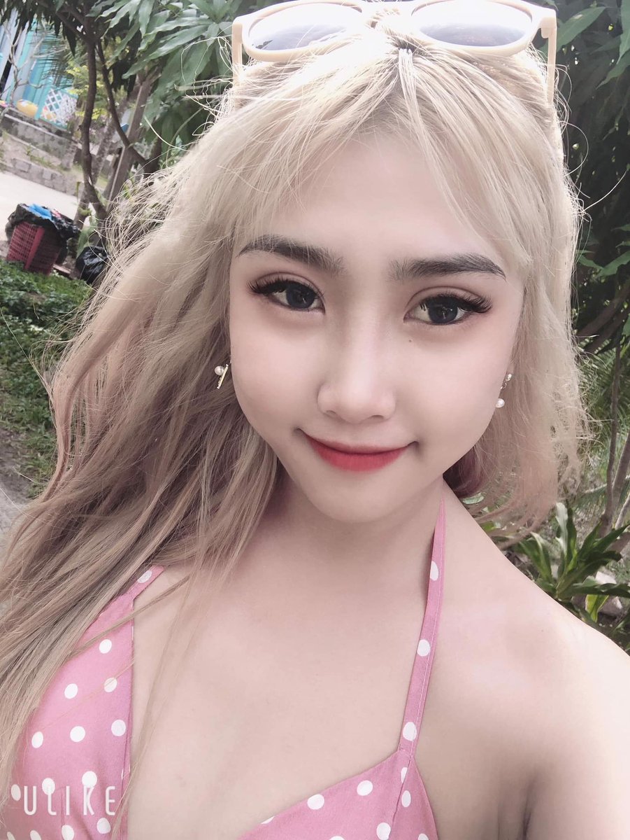 I met you on a beautiful sunny day, you left me alone on a stormy rainy day