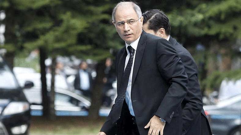 "Eğer Mülki İdare Amiri ben isem, bu uçak bu havaalanına inecek!. Ve Tayyip Bey’in uçağına iniş izni verildi. Batman Valisi kim miydi? Efkan Âlâ."

aljazeera.com.tr/portre/cok-tar…