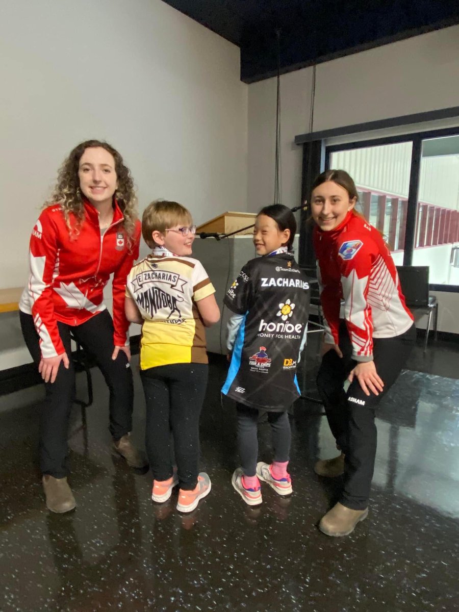 Our Juniors had their wind up last night with special guests <a href="/mackzacharias/">Mackenzie Zacharias</a> and <a href="/EmilyZacharias4/">Emily Zacharias</a> of <a href="/TeamZacharias/">Team Zacharias</a> joining us on the ice.  A special thanks for donating four jerseys to be used as door prizes for 4 lucky curlers.