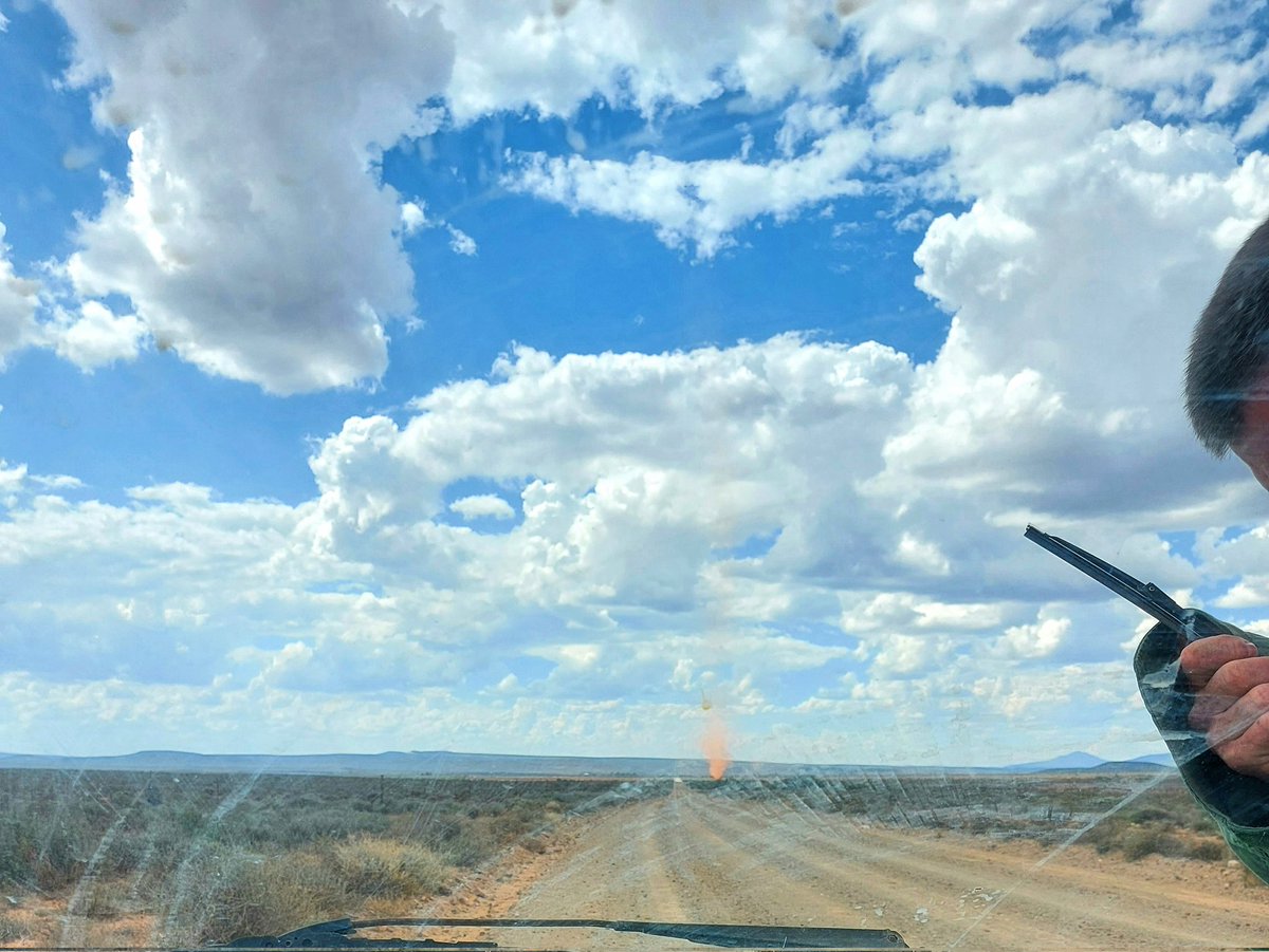 HenriettaRI's tweet photo. #Tankwa
We emerged from a plague of locusts – literally drove through a swarm for kms on end – to encounter a burning bush (actually a red-earth dust-devil). Pete's cleaning the locusts out of the wipers. https://t.co/Tw5xUCSV6M