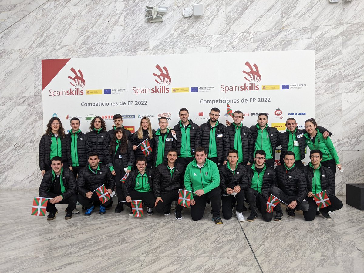 FPTxurdinaga's tweet image. El alumnado de #FP de #Euskadi @FPeuskadi ya ha llegado a @IFEMA a demostrar todo lo que sabe en las #SpainSkills. ¡Muchísima suerte a todos! 💪🏽💪🏽💪🏽💪🏽
#LH-ko ikasleak @IFEMA-ra heldu dira dakiten guztia erakusteko!! Zorte on!!! 💪🏽💪🏽💪🏽💪🏽 #SpainSkills2022