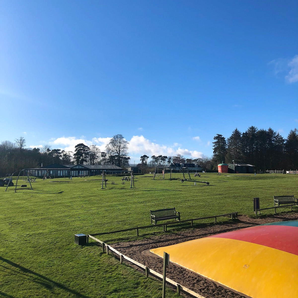 Make the most of our Funyard Spring Special while it lasts! Only available in March.
Adult/Child £5.50
Over 60’s FREE 
Under 3’s FREE 
Book now! ⤵️
cairniefruitfarm.co.uk/kids-funyard