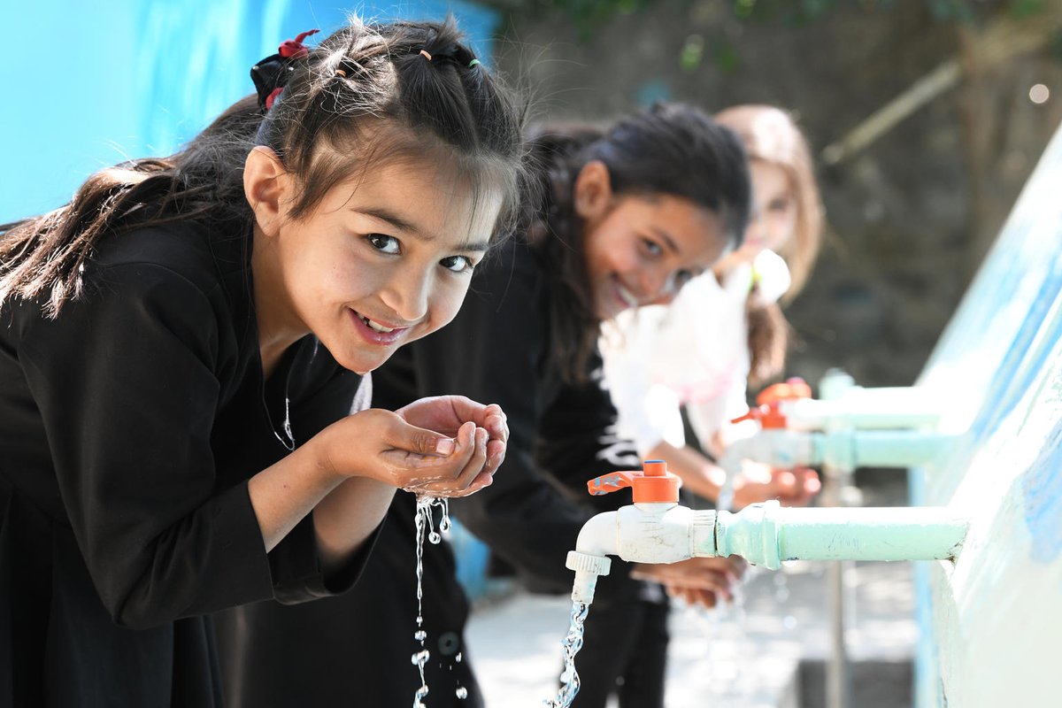 UNICEFCanada's tweet photo. Safe water gives children a chance to learn, play and stay healthy. Celebrate this #WorldWaterDay with children around the world and learn more about every child’s #RightToSafeWater.
https://t.co/poiQ1ZO0Vy https://t.co/zJ1pJ3qgfv