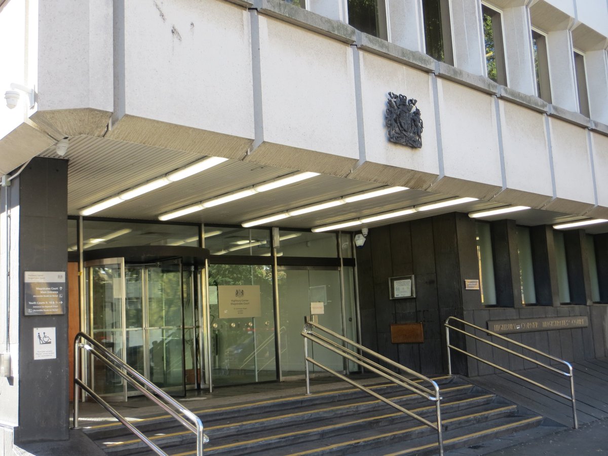 We spoke to our wonderful colleagues that run the Community Advice service in Highbury Corner Magistrates’ Court, Liam & Jenny,  to find out what it’s like to work at the court and how the service supports court users. https://t.co/YZBO0Kqy3O https://t.co/VFUyX1GtXr