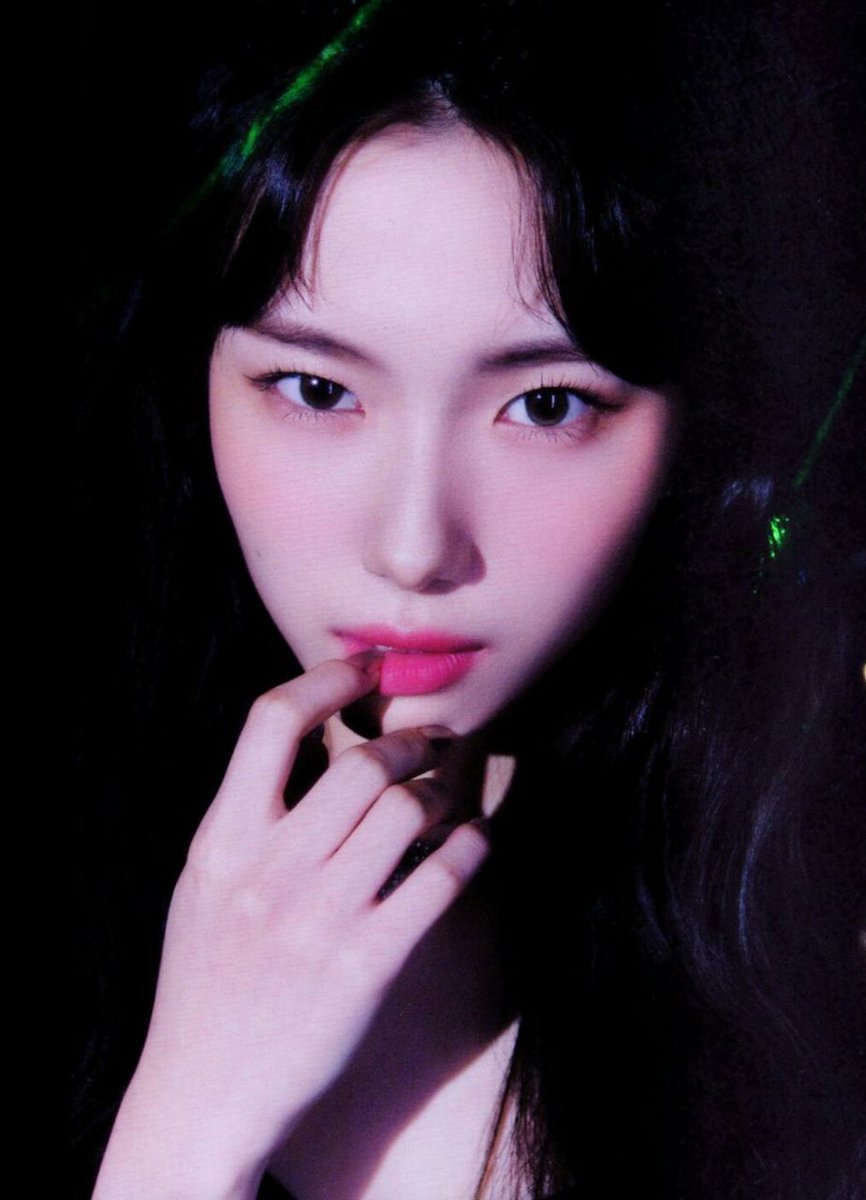syeun_ace's tweet photo. category is modeling and she is winning 🤩

 our next top model ✨ https://t.co/7SKMpukzbZ