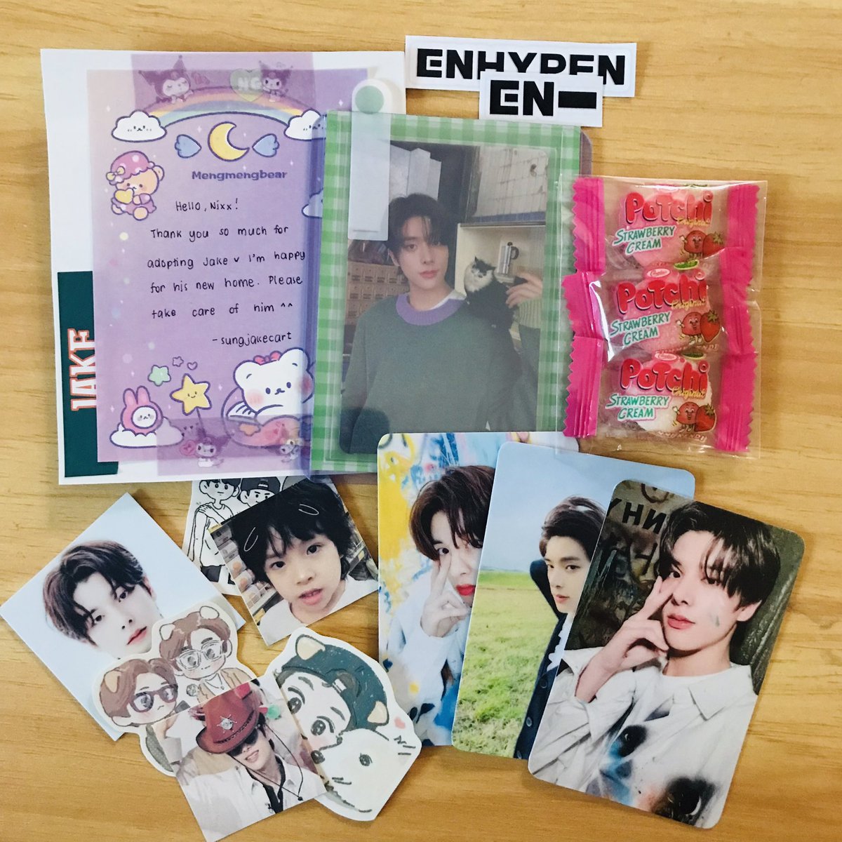_nicanicani_'s tweet photo. 💌- happy mail ^^
#from_sim
#nixxbuyz
Hiii, my love came home<3 thank you for letting me adopt Jakey. The item is securely packed and it’s pretty also!! love the effort. Thank you for the freebies <333
@sungjakecart @bns_nixx https://t.co/sNuir70gfP