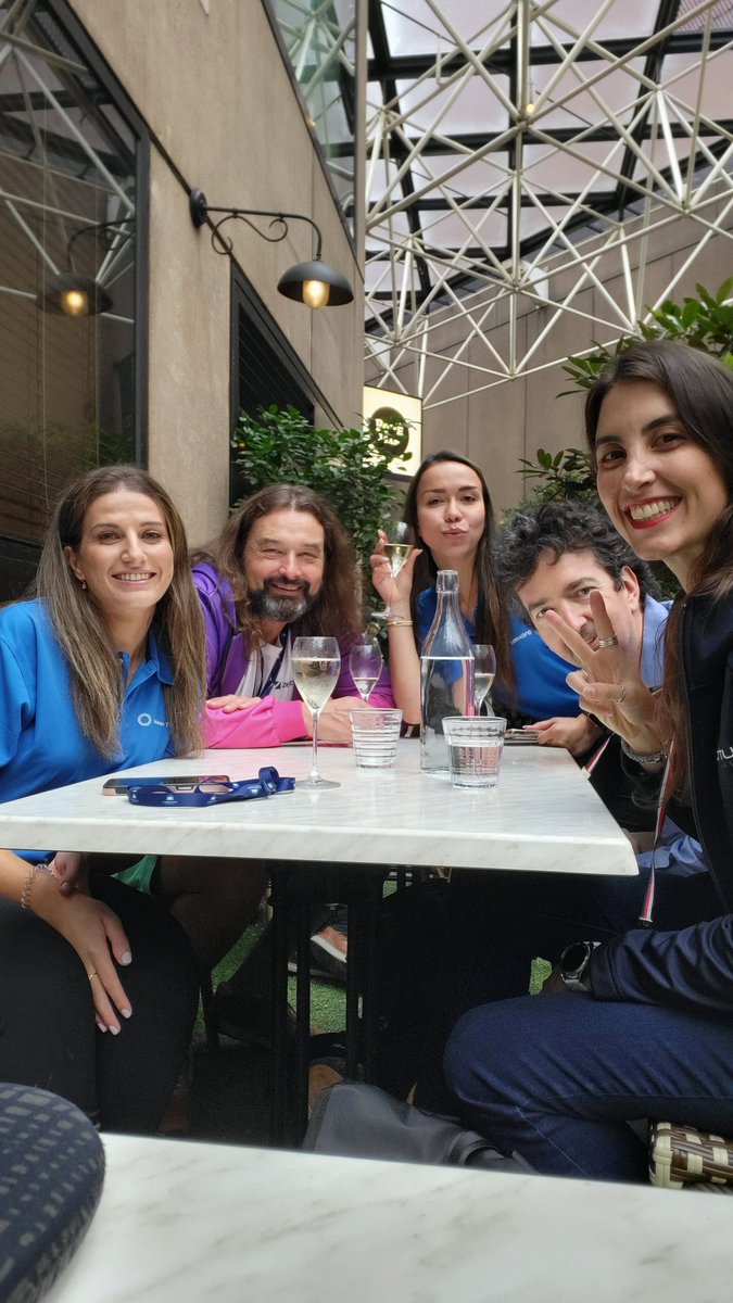 MishManners's tweet photo. So good being back at an actual IRL conference 🥰 not a meetup, not a dinner, a conference!
#DevOpsSummit #Melbourne https://t.co/0dKOyCMYQR