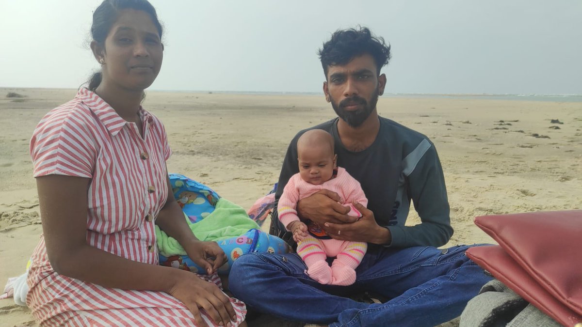IndiaCoastGuard's tweet image. #SwiftOperation
Today, in the morning hours, @IndiaCoastGuard apprehended 06 Sri Lankan nationals including 03 children from the fourth island near #Rameshwaram #TamilNadu.  They were trying to migrate illegally from #SriLanka to #India through a #boat.@DefenceMinIndia @MEAIndia