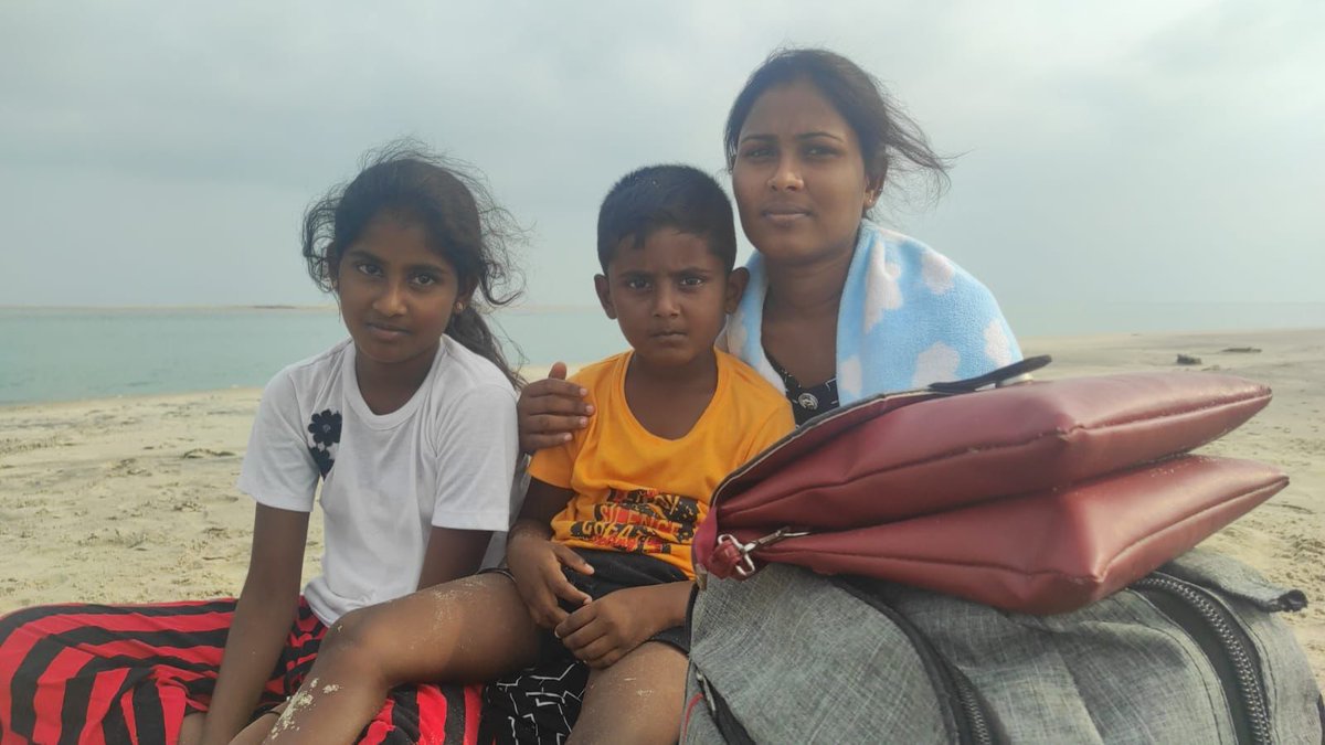 IndiaCoastGuard's tweet image. #SwiftOperation
Today, in the morning hours, @IndiaCoastGuard apprehended 06 Sri Lankan nationals including 03 children from the fourth island near #Rameshwaram #TamilNadu.  They were trying to migrate illegally from #SriLanka to #India through a #boat.@DefenceMinIndia @MEAIndia