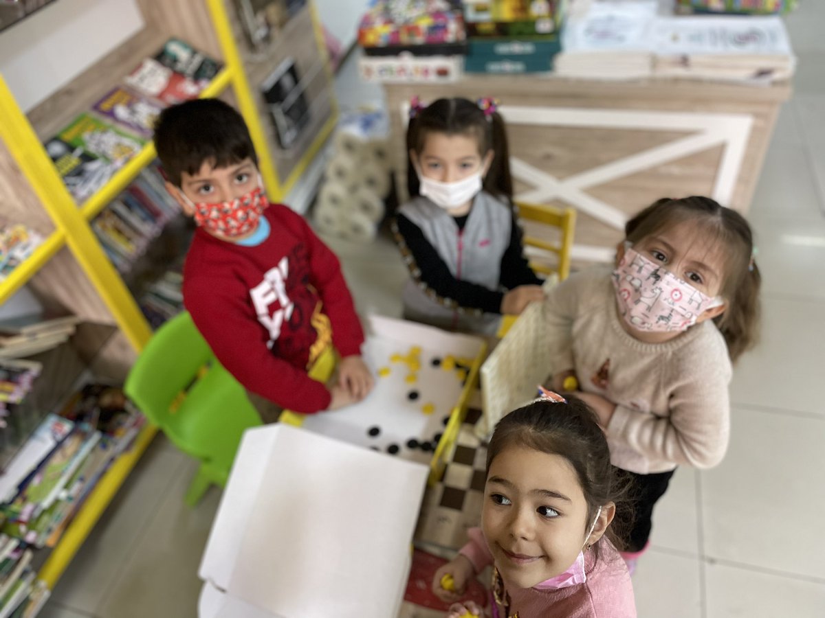 Ahmet Yesevi Anaokulu öğrencileriyle gerçekleştirdiğimiz kütüphane tanıtımı masal saati ve masa oyunları etkinliğimiz 💐