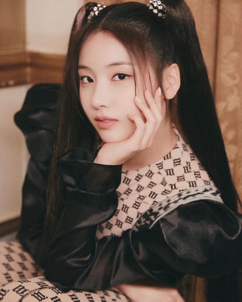 แต่รุปสวยอะ สวยกว่าทีเซอร์ที่ปล่อยจริงจังอีก ตัวปัญหาอาจจะไม่ได้อยู่ที่ตากล้อง แต่เปนอิดิทเต้อ