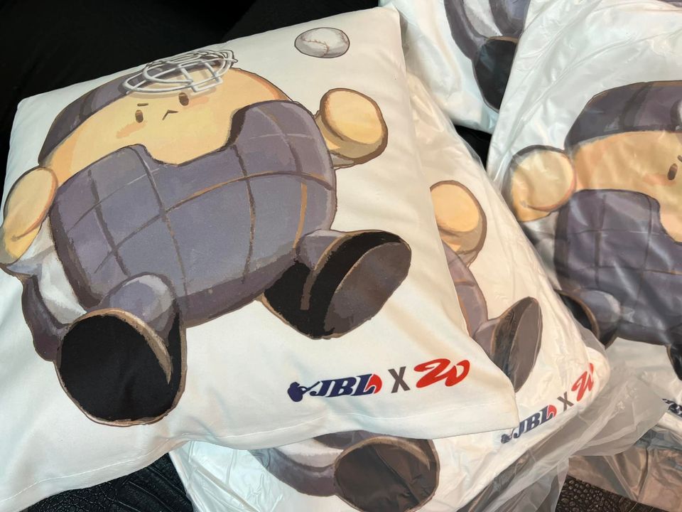 Mantou Man Pillow!!
Super cute!!
Participate in various fan events to win it!
#JBL #GameFi #Discord #饅頭人 #捕手 #沃斯 #穎兒 #愛比Albee #抱枕 #實體商品