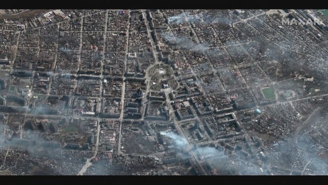 3CatInfo's tweet photo. Continua el setge a Mariúpol, que es torna a quedar sense corredor humanitari https://t.co/IuWuxKXE8A https://t.co/EpbKOEHO9E