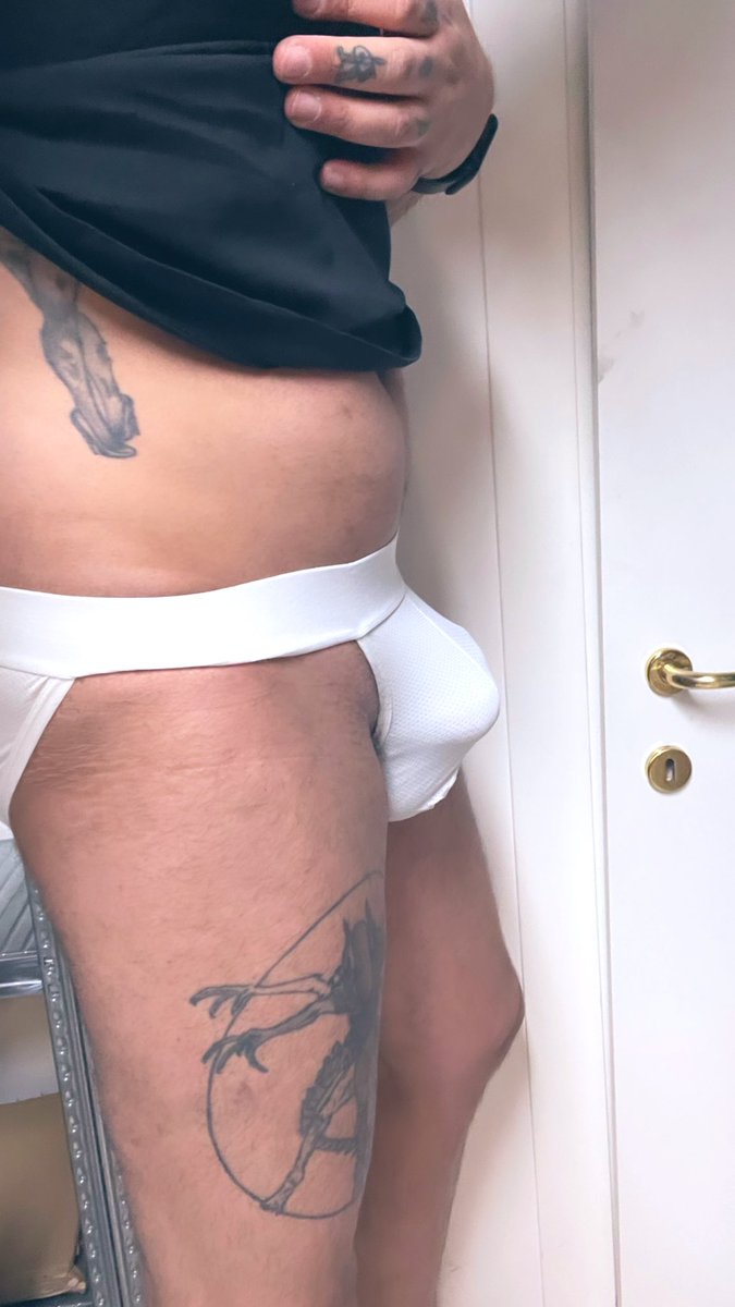 InkItalian's tweet photo. Nuovo acquisto approvate?
New underwear, do u like? https://t.co/uwuiBPZJFT