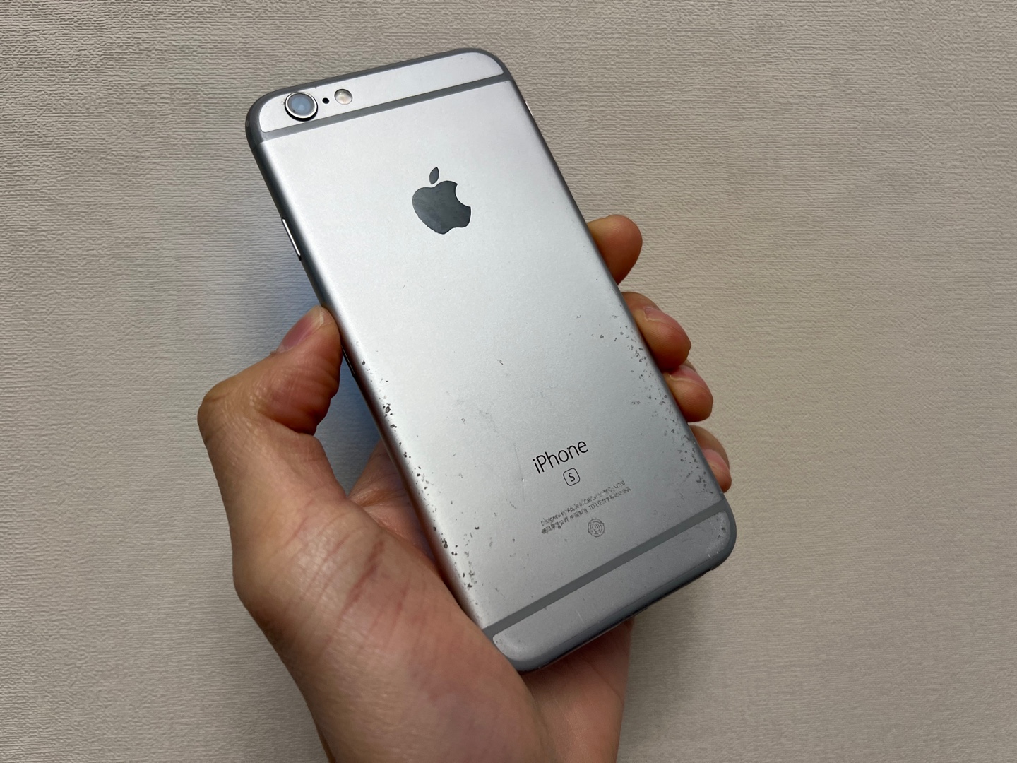 Twitter এ Tualatrix 四舍五入七年前的 仍在服役中的iphone 6s 从外壳可以看出已经饱经沧桑了 本来打算保持在ios 14 算了 奈何我自己开发的 Twitter এ Tualatrix 四舍五入七年前的 仍在服役中的iphone 6s 从外壳可以看出已经饱经沧桑了 本来打算保持在ios 14 算了 奈何我自己开发的